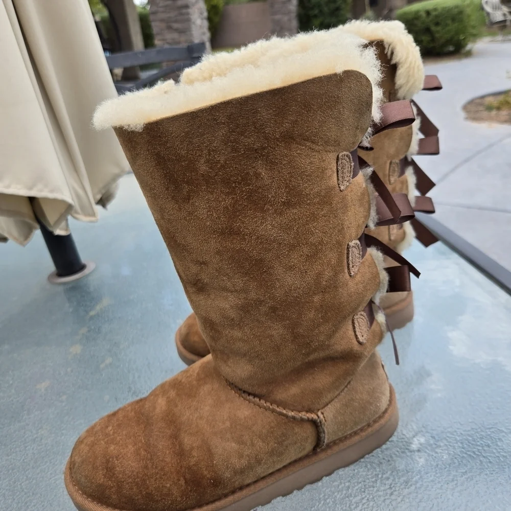 UGG Bailey Bow Tall Boots size 4 chestnut brown ivory